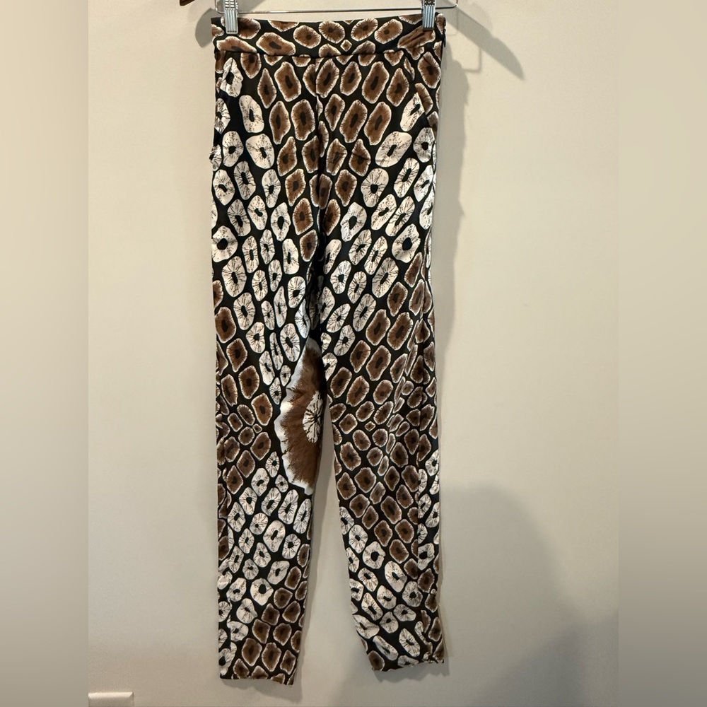 Stylish Brown and White Patterned Women's Pants Size 6